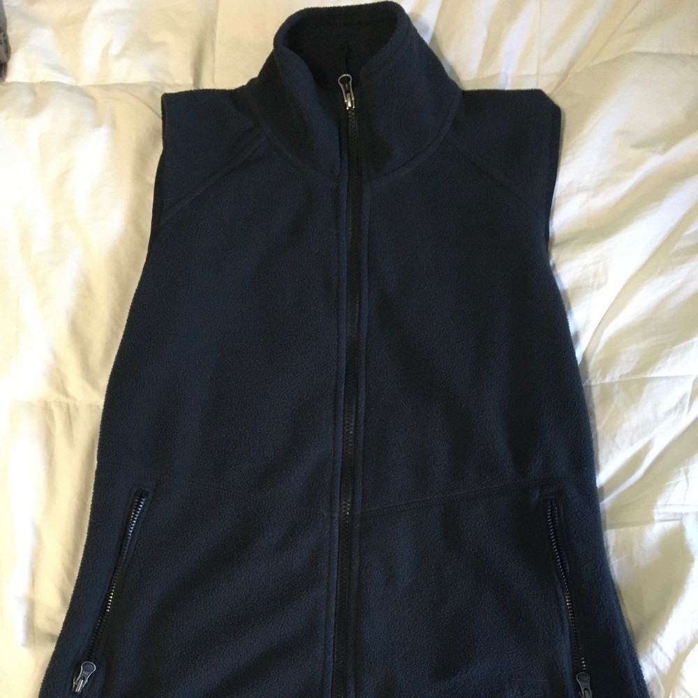REI Women’s size small black vest
